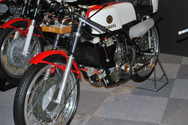 Yamaha R15 V4