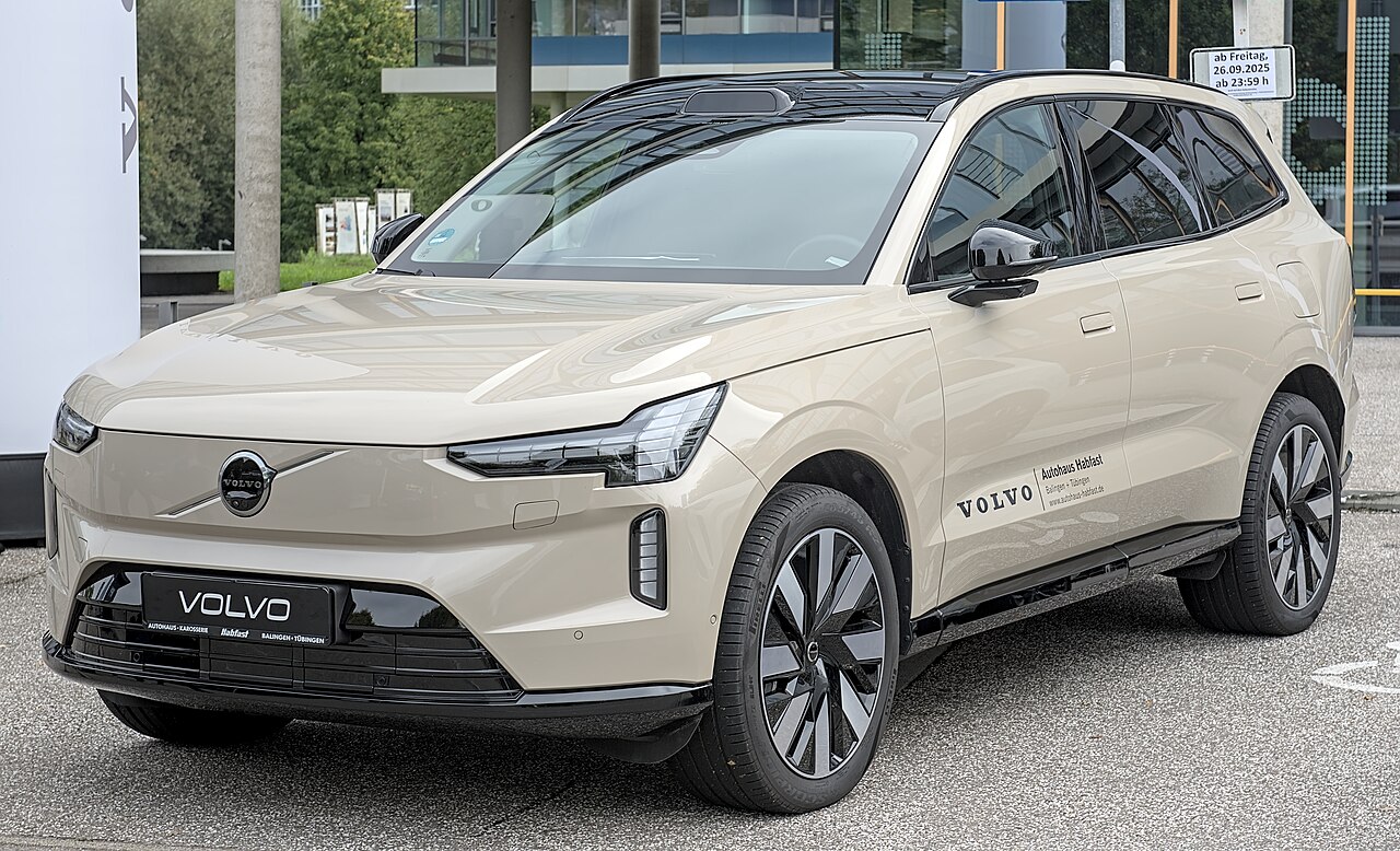 Volvo EX90 launch